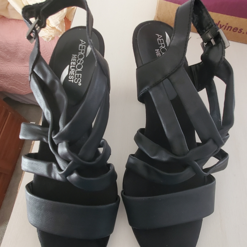 Heels - Picture 3 of 3